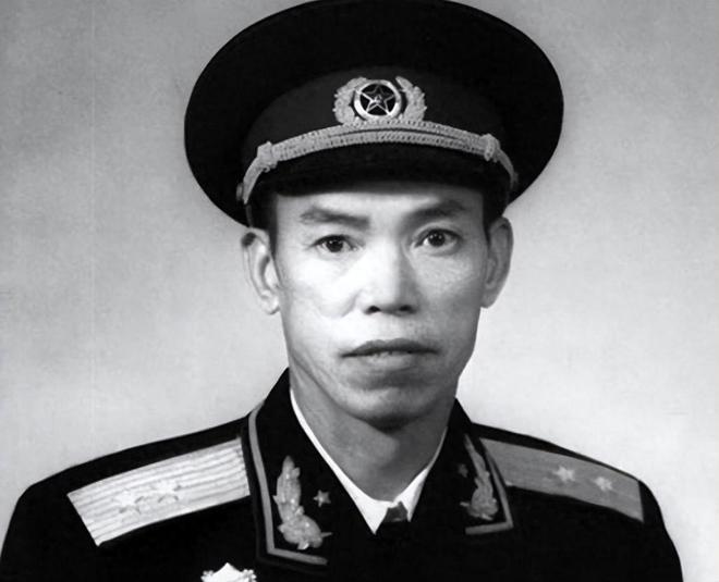 历任三军总司令和副总司令，历史沿革与角色定位，历任三军总司令与副总司令的历史沿革与角色定位解析