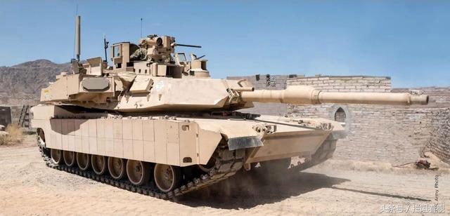 M1A2艾布拉姆斯坦克，第三代主战坦克的杰出代表，M1A2艾布拉姆斯坦克，第三代主战坦克的翘楚
