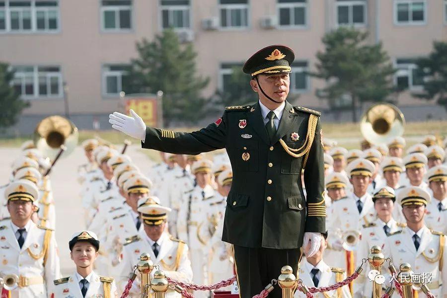 方队与梯队的区别，概念、特点及应用场景分析，方队与梯队差异解析，概念、特性及应用场景探讨