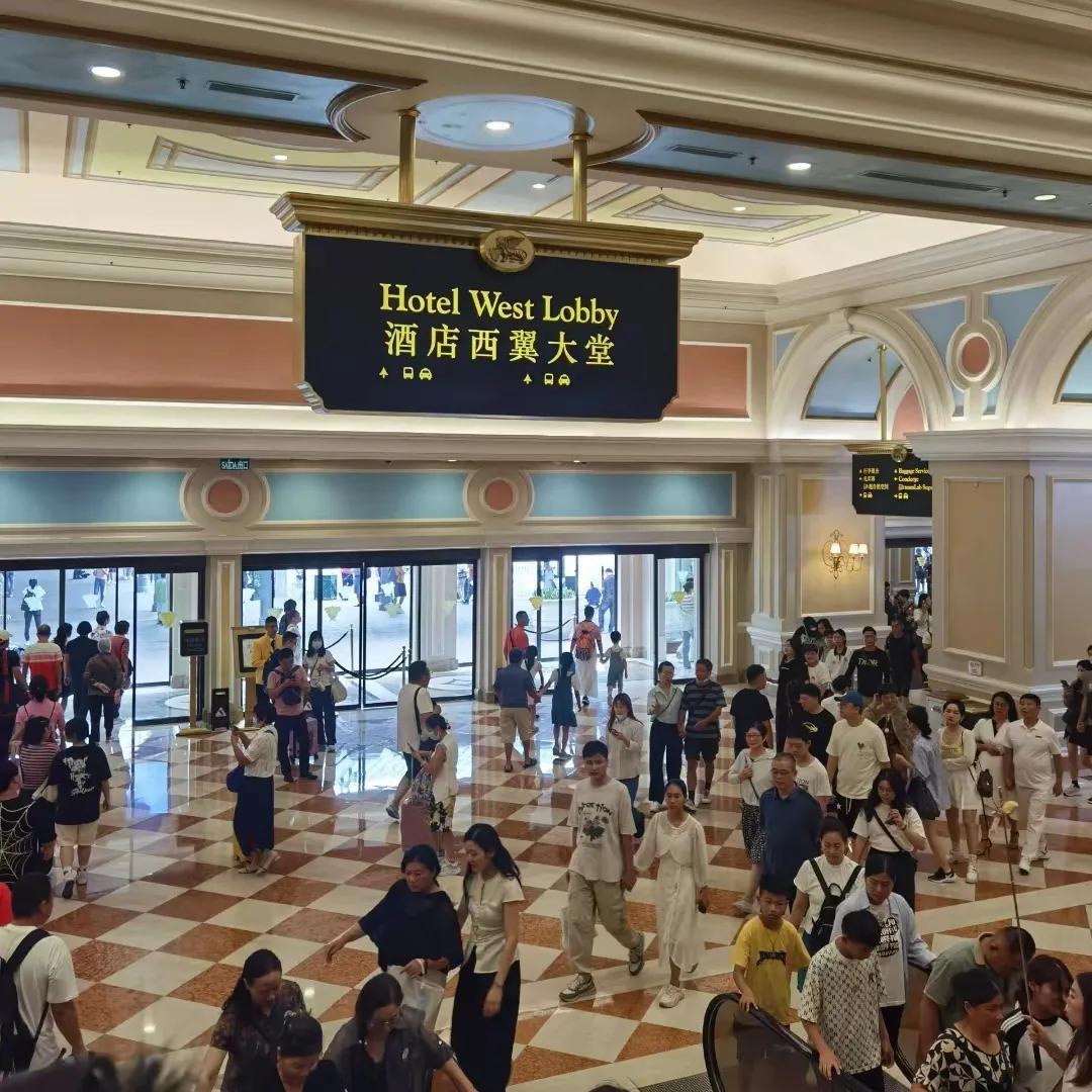 澳门天天彩大全，探索红蓝波的奥秘与未来展望（至2025年），澳门天天彩大全，红蓝波奥秘探索与未来展望（至2025年揭秘）