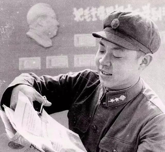 关于雷锋的照片，历史的见证，精神的传承，雷锋照片，历史的见证与精神的传承