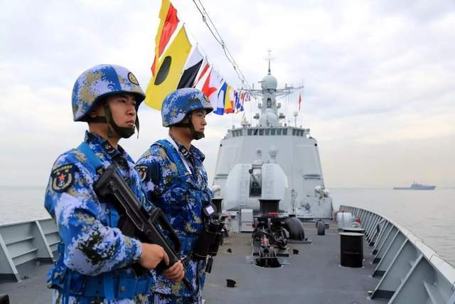 海军70周年阅舰式活动，全球目光聚焦中国，29个国家派团参加，全球聚焦，海军70周年阅舰式活动盛大举行，全球多国代表团参与庆祝