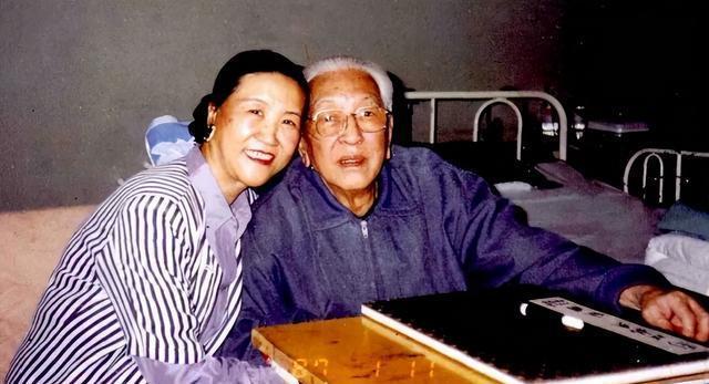 中国国防部长与美国国防部长区别，两国国防领导体制与职能的差异分析，中美国防部长职能与领导体制差异分析，两国国防领导体制对比及职能差异探讨