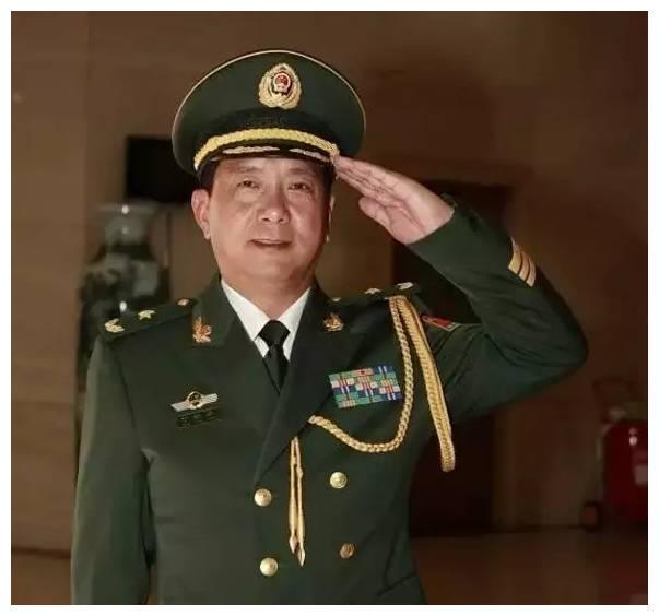 丁晓兵将军，军中楷模，淡泊金钱的忠诚战士，丁晓兵将军，军中楷模，忠诚战士的淡泊风范