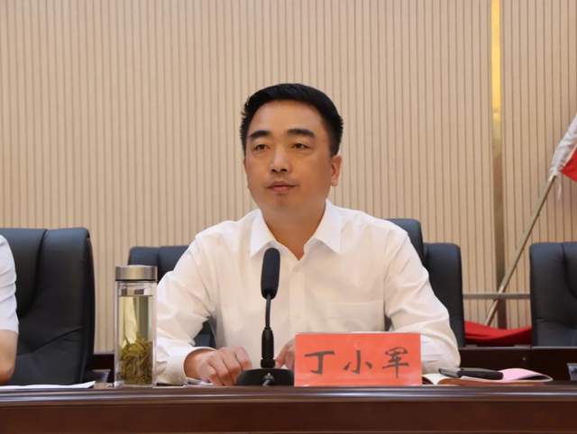 独臂将军丁小军，不屈的斗志与荣耀的传奇，独臂将军丁小军，斗志不屈，荣耀传奇