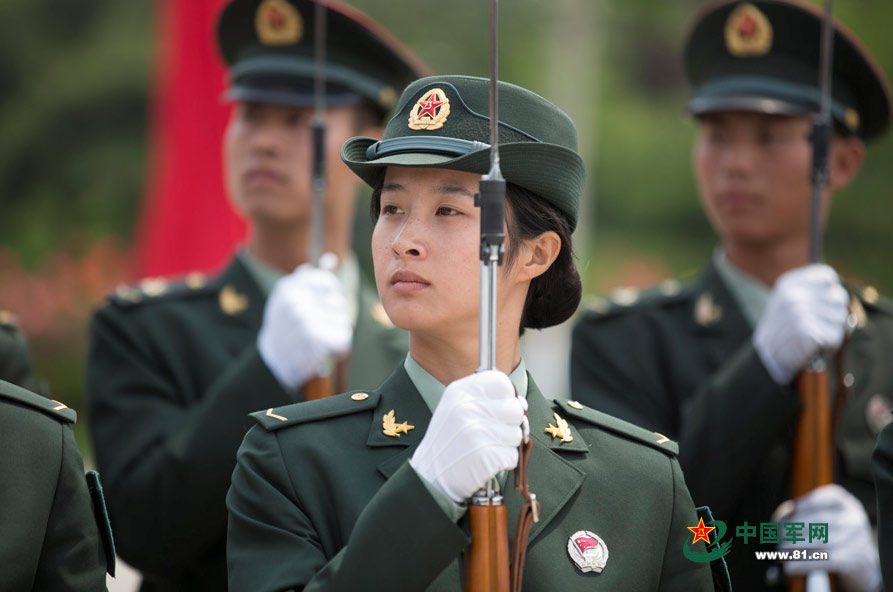 中国人民解放军仪仗队女兵住宿情况揭秘，大院里的荣耀与责任，中国人民解放军仪仗队女兵住宿探秘，荣耀与责任并存的大院生活