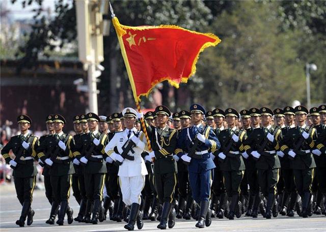央视直播呈现，俄罗斯阅兵盛典的震撼瞬间（2022年），央视直播揭秘，俄罗斯阅兵盛典的震撼瞬间（2022年回顾）