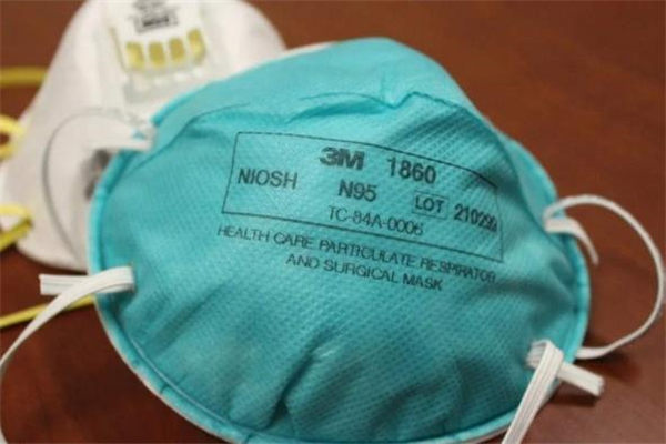 关于N95口罩过期两个月还能否使用的探讨，N95口罩过期两个月使用探讨，是否还能安全有效？