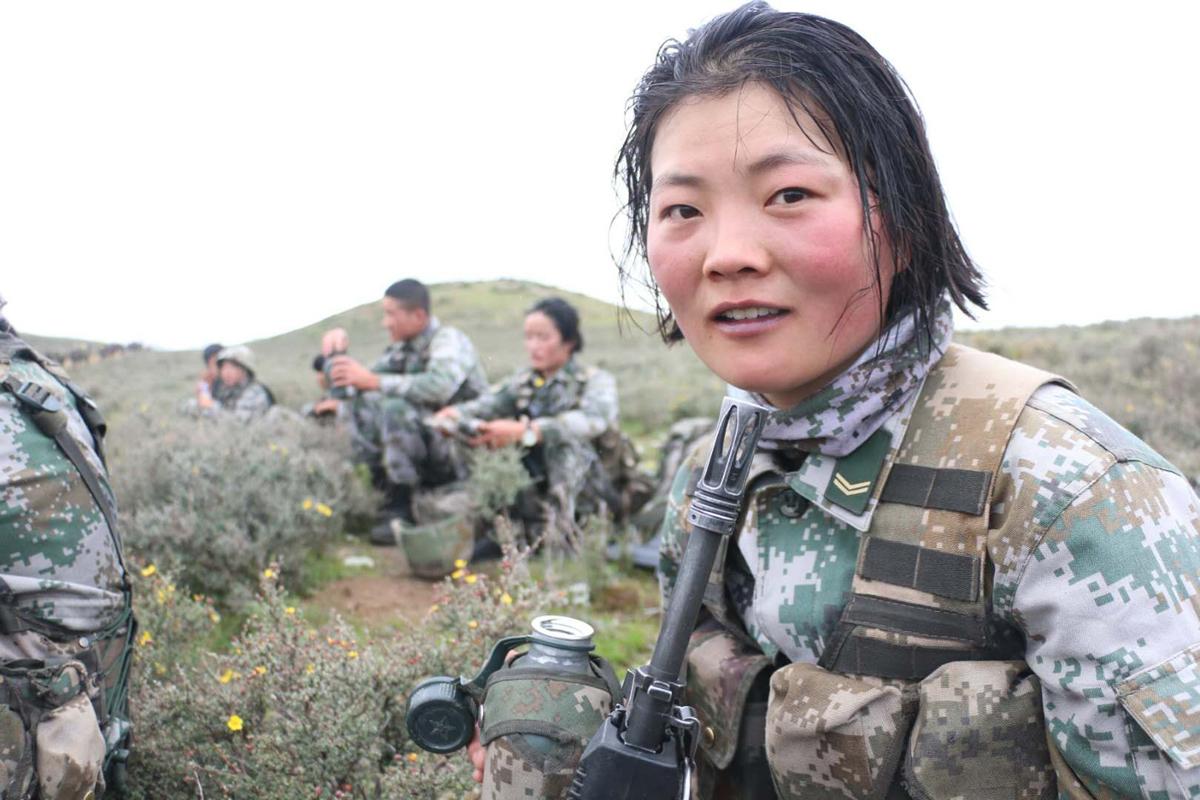 中国真实女兵图片，展现力量与荣耀，中国女兵，力量与荣耀的真实展现