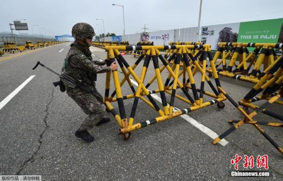 朝鲜开火与韩国的回击，历史与现实的交织，朝鲜与韩国冲突，历史与现实的交织，开火与回击的紧张局势