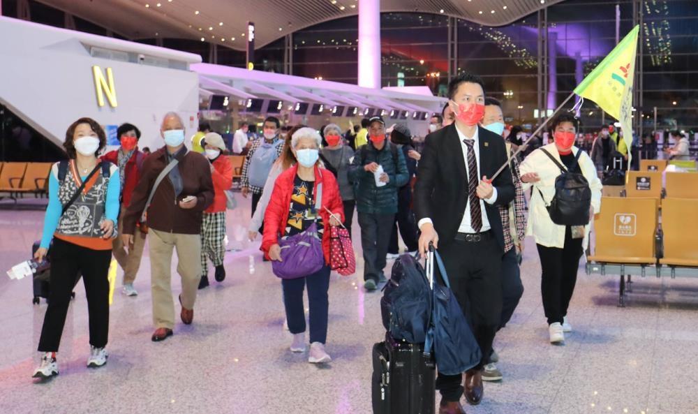 不声不响造了七艘准航母，中国海军的崭新力量，中国海军崭露锋芒，七艘准航母静默中成形