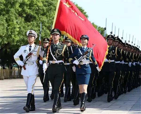 三军仪仗队待遇如何，荣耀与责任并重，三军仪仗队待遇揭秘，荣耀与责任并重