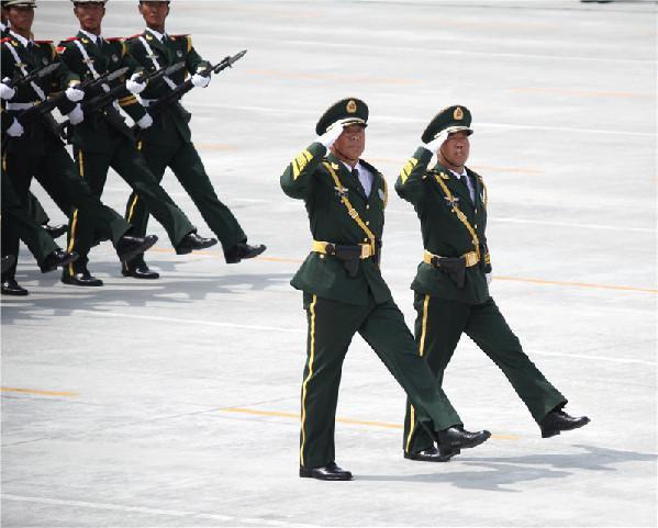 一个集团军群人数，探究现代战争中的庞大力量，现代战争中的集团军群庞大力量探究