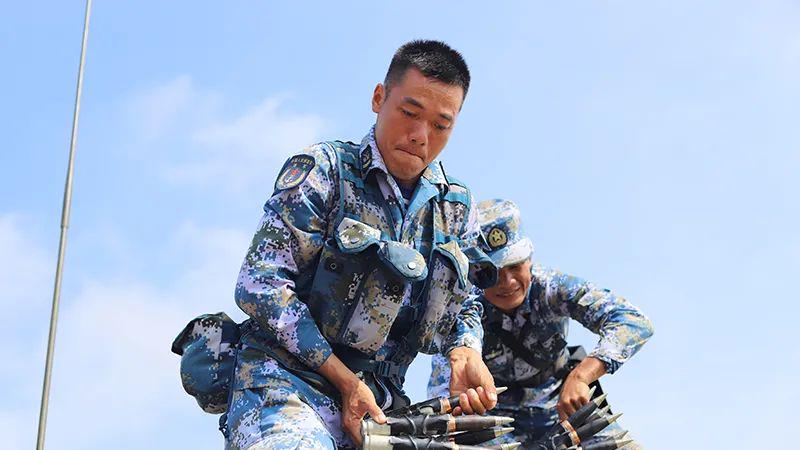 揭秘中国人民解放军海军陆战队之71613部队，揭秘中国人民解放军海军陆战队之神秘71613部队传奇故事