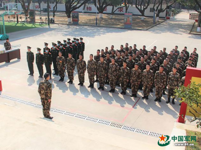 新兵下连集训，锤炼意志，锻造未来战士，新兵下连集训，锤炼意志，塑造未来战士精锐