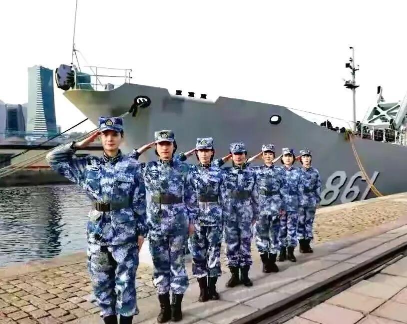 八一女兵图片大全，展现飒爽英姿的巾帼英雄，八一女兵风采，巾帼英雄飒爽英姿图片大全