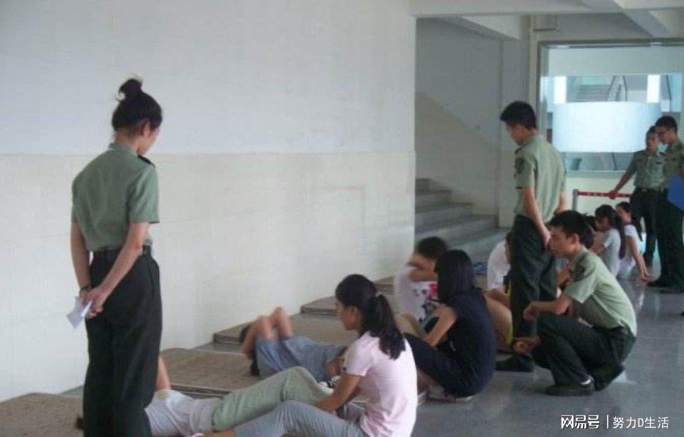 女兵入伍前需要体能测试吗？——探讨女性士兵体能测试的必要性与重要性，女兵体能测试的必要性与重要性探讨，女性士兵入伍前的体能测试是否必要？