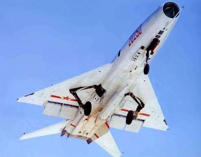 歼8发展史，中国空军战斗机的演变与成长，歼8发展史，中国空军战斗机的蜕变与成长历程