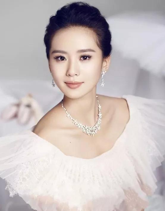 中国最漂亮女的歌星图片——璀璨音乐界的璀璨明珠，璀璨音乐界明珠，中国最美女歌星图片集萃