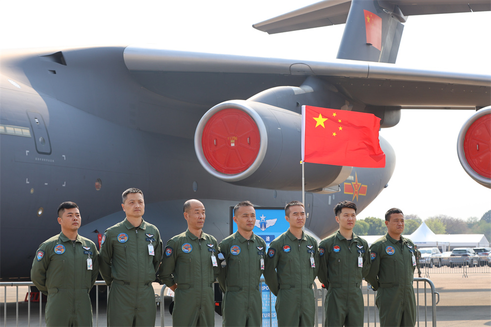 中国空军一号电视剧全集，热血铸魂，翱翔长空，中国空军一号电视剧全集，热血铸魂，长空翱翔之翼