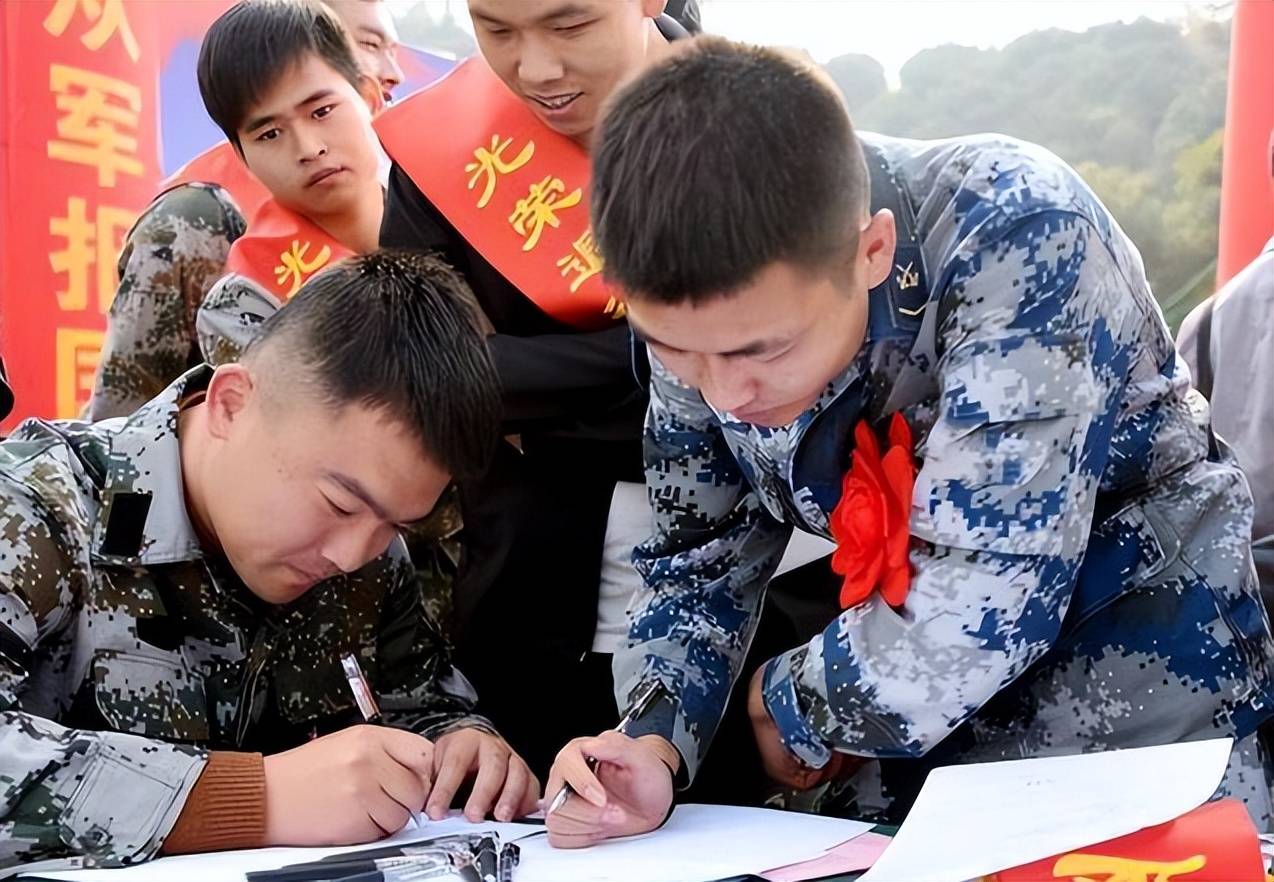 大学生为什么要当兵，大学生为何选择参军入伍？