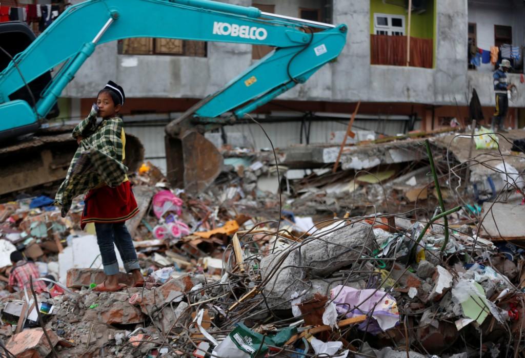 印尼地震已致44死，灾难背后的故事与挑战，印尼地震造成44人死亡，灾难背后的挑战与故事
