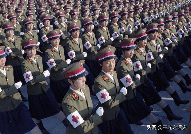 香港庆祝国庆放阅兵，展现团结与繁荣的象征，香港国庆阅兵庆典，团结与繁荣的象征