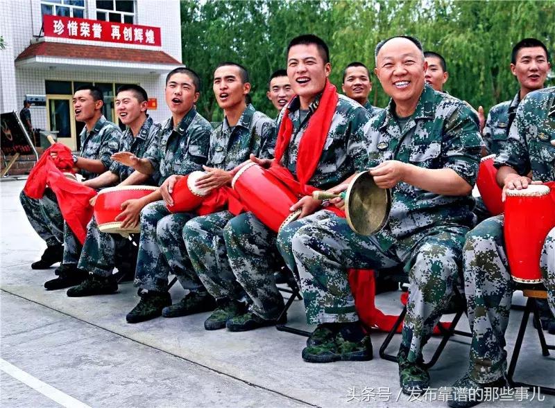 中国人民解放军军旗的构成与意义，中国人民解放军军旗的构成及其象征意义
