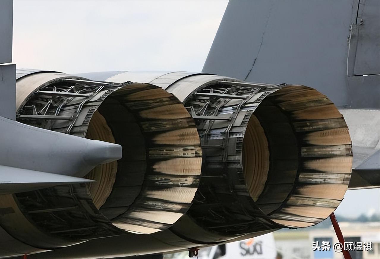 美国使用F-16V战斗机了吗？——探究美国战斗机的选择与升级之路，美国战斗机的选择与升级之路，F-16V战斗机是否已投入使用？