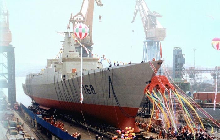 济南舰，中国海军力量的新标杆——记中国海军首艘新型驱逐舰济南舰（舷号，105），中国海军首艘新型驱逐舰济南舰，中国海军力量的新标杆（舷号105）