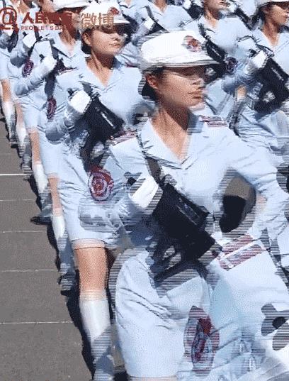 荣耀与骄傲,走进女兵方队的飒爽英姿——2019年的独特风采,荣耀与骄傲,女兵方队展现飒爽英姿——2019年的独特风采