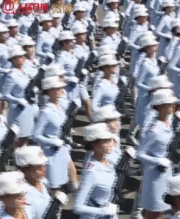 荣耀与骄傲,走进女兵方队的飒爽英姿——2019年的独特风采,荣耀与骄傲,女兵方队展现飒爽英姿——2019年的独特风采