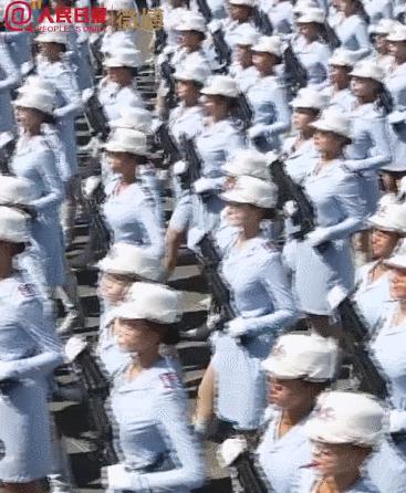 荣耀与骄傲,走进女兵方队的飒爽英姿——2019年的独特风采,荣耀与骄傲,女兵方队展现飒爽英姿——2019年的独特风采