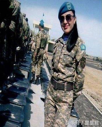 中国女兵搞笑图片,展现不一样的风采,中国女兵搞笑图片,别样风采展现!