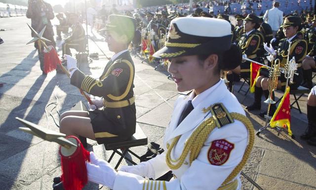 中国女兵搞笑图片,展现不一样的风采,中国女兵搞笑图片,别样风采展现!