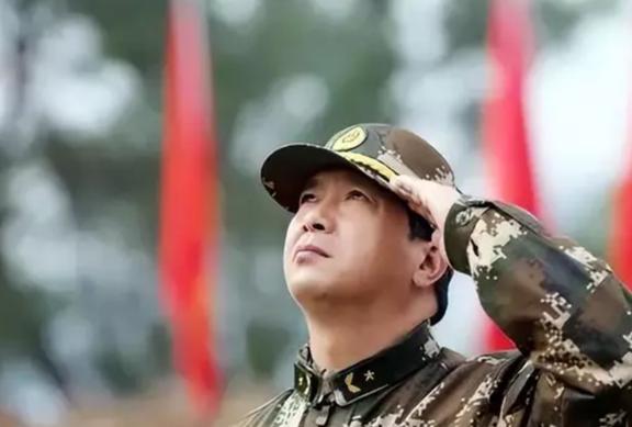 丁晓兵三十年前的英勇与伤痛,一张图片背后的故事,丁晓兵,英勇背后的伤痛与图片故事