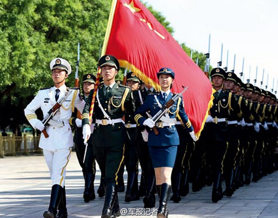 三军女兵方队最霸气,展现新时代巾帼英雄风采,新时代巾帼英雄,三军女兵方队展现霸气风采