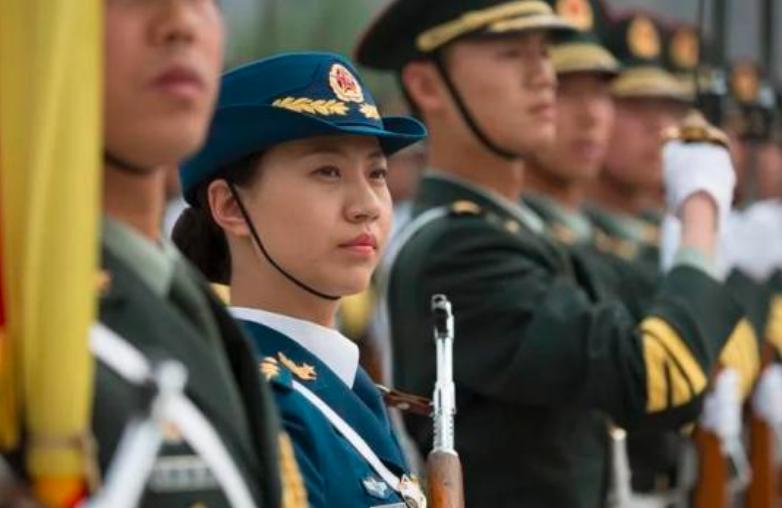 三军仪仗队女兵程诚图，荣耀与担当的象征，三军仪仗队女兵程诚图，荣耀与担当的典范