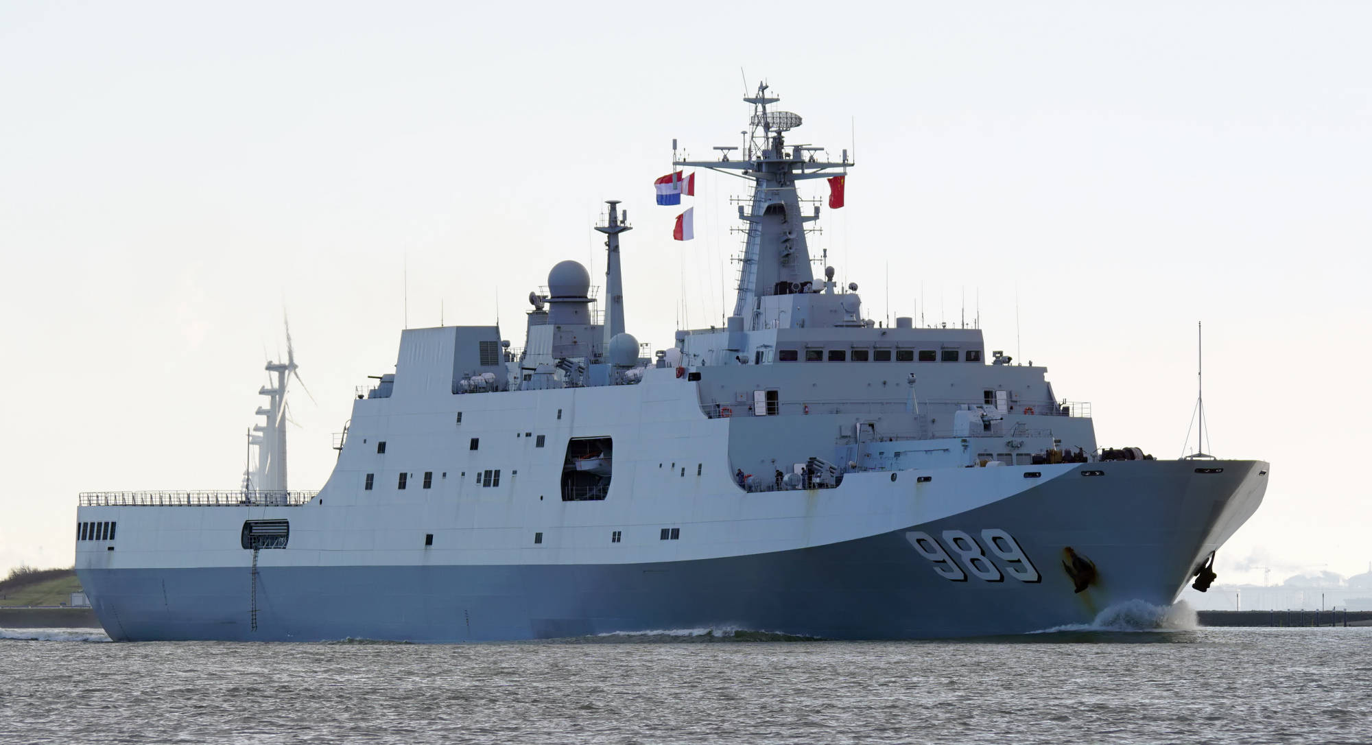 海军071登陆舰,中国海军力量的重要支柱,中国海军力量之重要支柱,海军071登陆舰