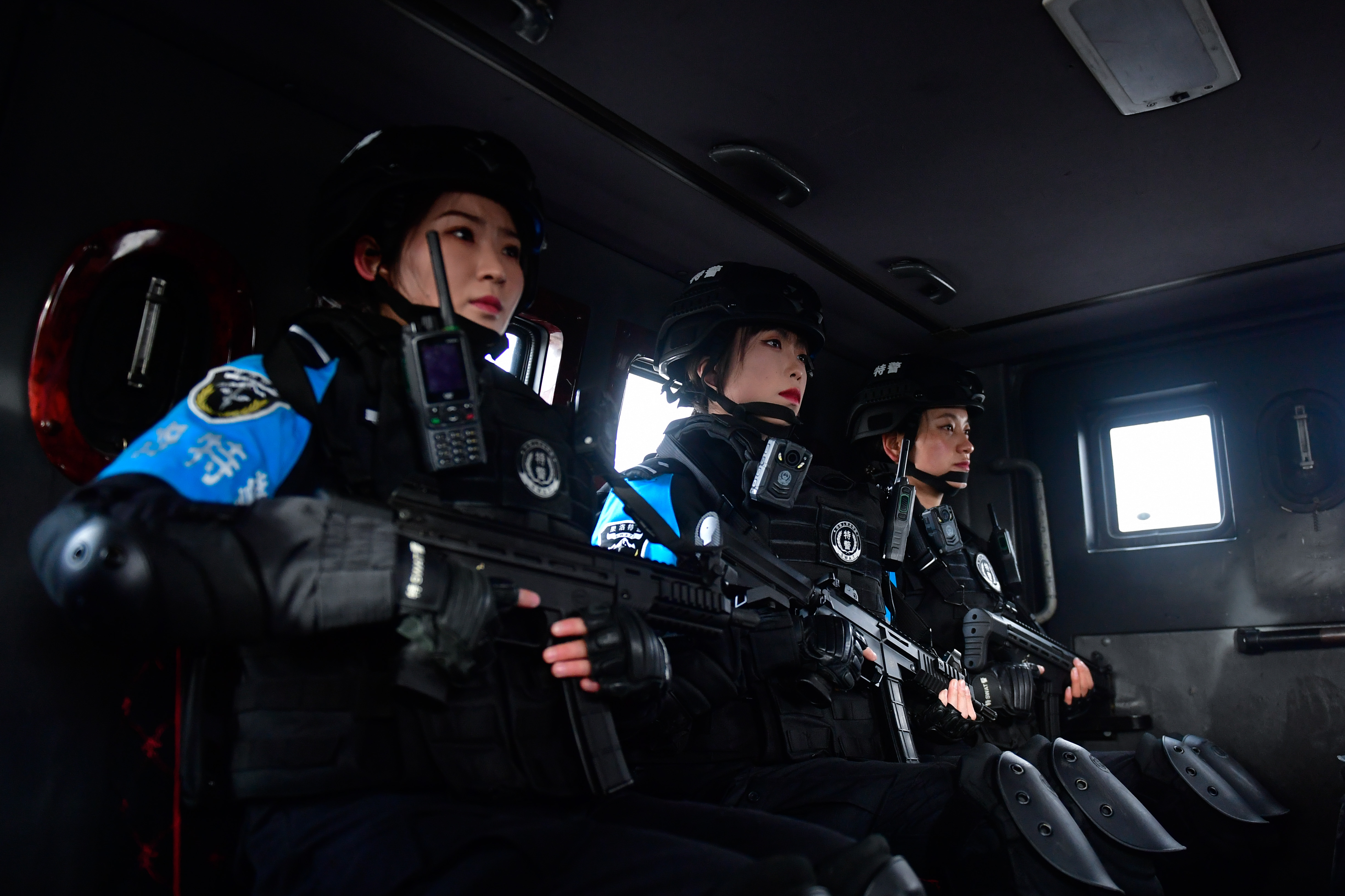 女生进特警队难吗?挑战与机遇并存,女生进特警队,挑战与机遇并存的道路