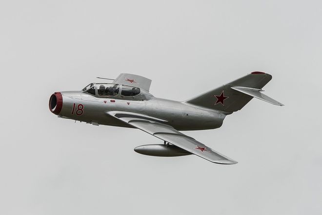 朝鲜空军米格-17传奇,冷战时代的空中使者,冷战时代的传奇使者,朝鲜空军米格-17的空中之旅