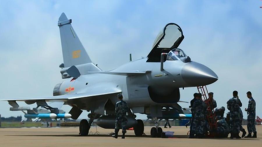 歼-10战斗机的功能与用途,空中力量的核心支柱,歼-10战斗机,空中力量的核心支柱,多功能战斗用途揭秘