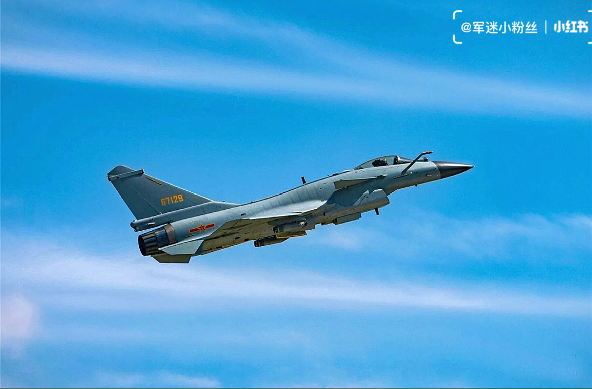 歼-10战机,超音速的空中猛龙,歼-10战机,超音速空中猛龙霸主亮相!