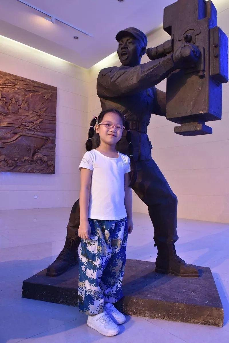 人民海军辉煌七十年,寄语与展望,人民海军七十年辉煌历程,寄语未来,展望新篇章