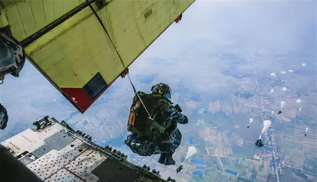 空降兵第十五军