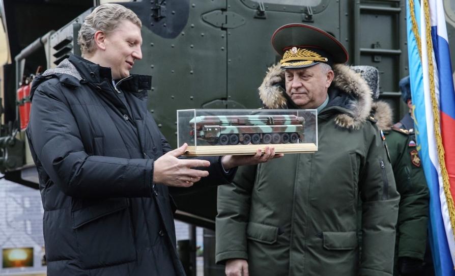 白杨洲际导弹价格及其相关探讨,白杨洲际导弹价格深度探讨与解析