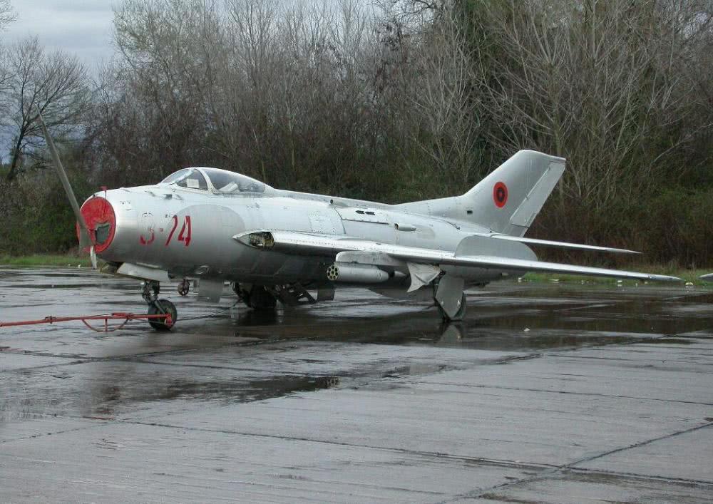 歼-6战斗机，速度与力量的象征，歼-6战斗机，速度与力量的时代标志