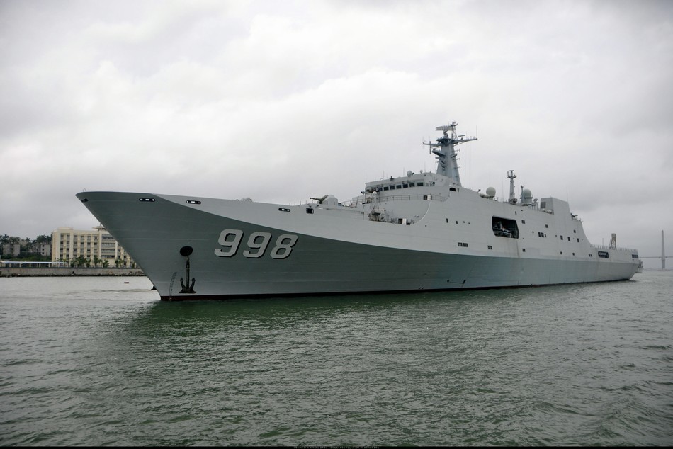 中国军舰——昆仑山舰，守护海洋，展现大国力量，昆仑山舰，展现中国海军力量，守护蔚蓝海洋疆域