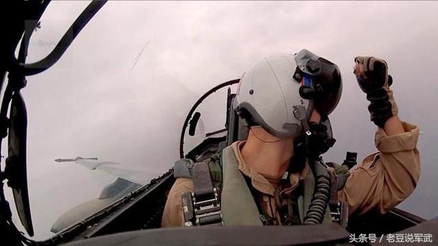 航母直-18直升机，中国海军力量的新里程碑，中国海军新里程碑，直-18直升机助力航母战力飞跃提升