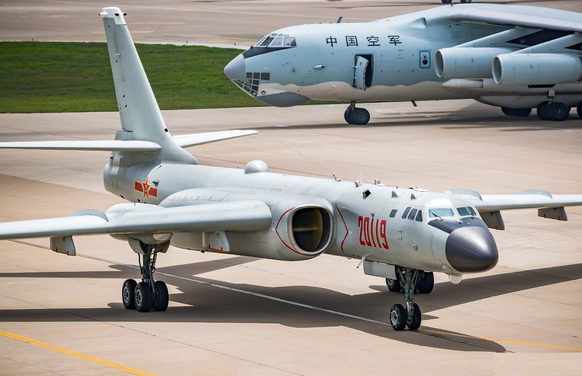 中国歼击机轰炸机,空中力量的璀璨明珠,中国歼击机轰炸机,空中力量的耀眼明珠